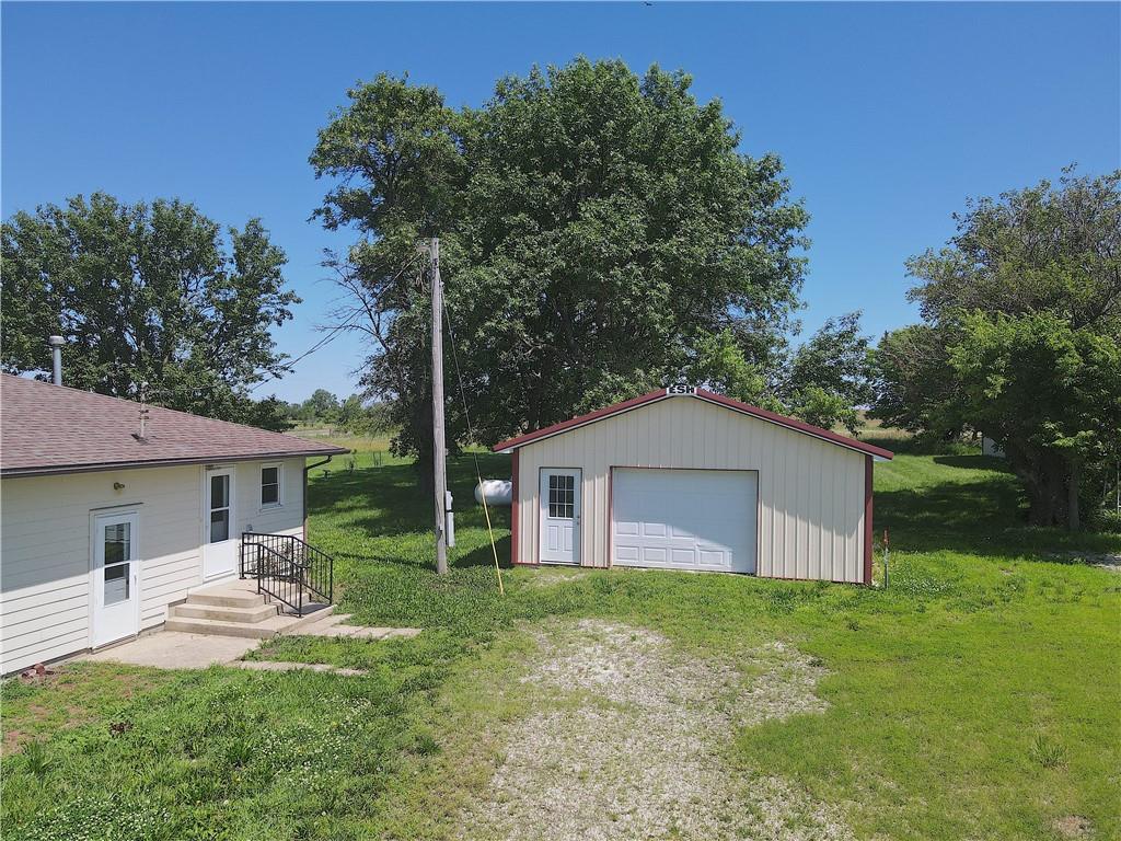 16702 S 59 Highway Property Photo 5