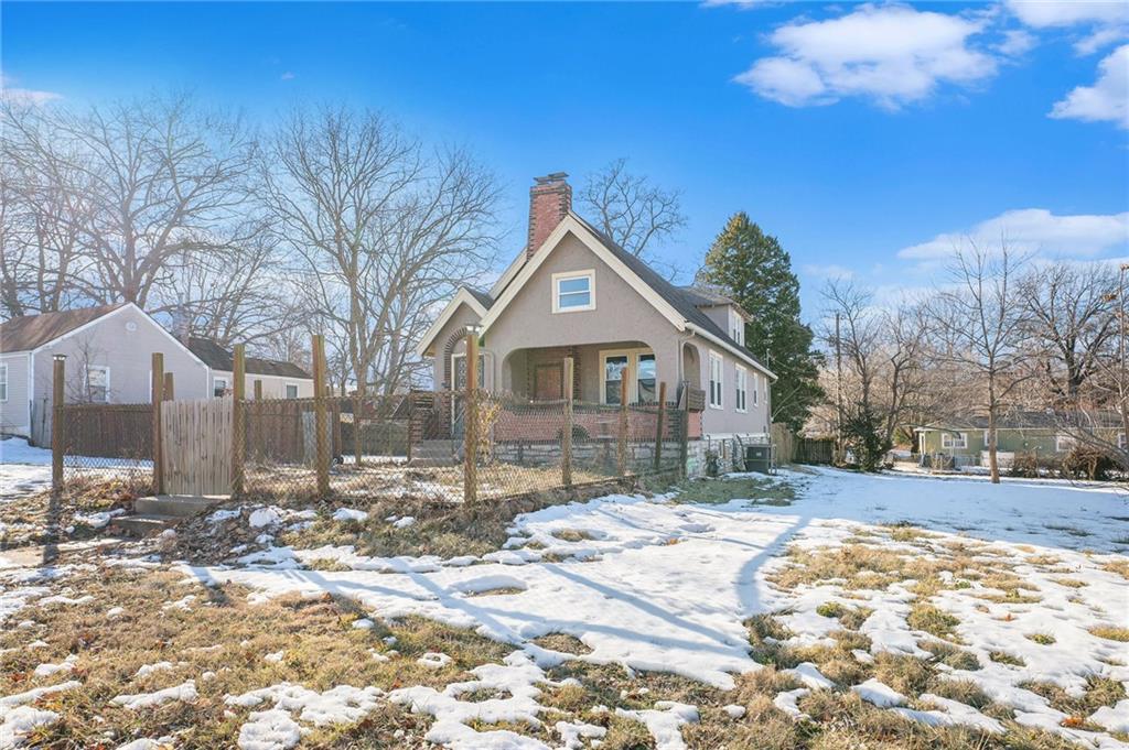 7220 Wabash Avenue Property Photo 3