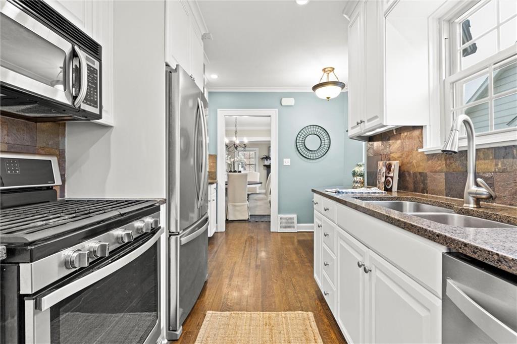 126 E 70th Street Property Photo 19