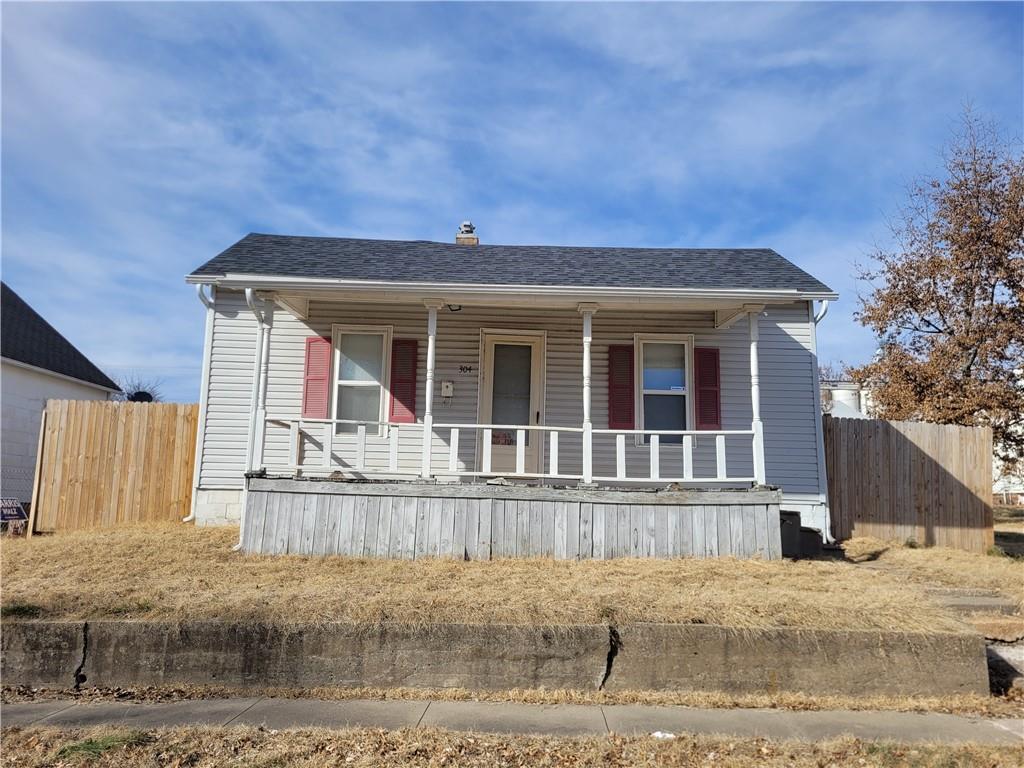 304 W 23rd Street Property Photo 1