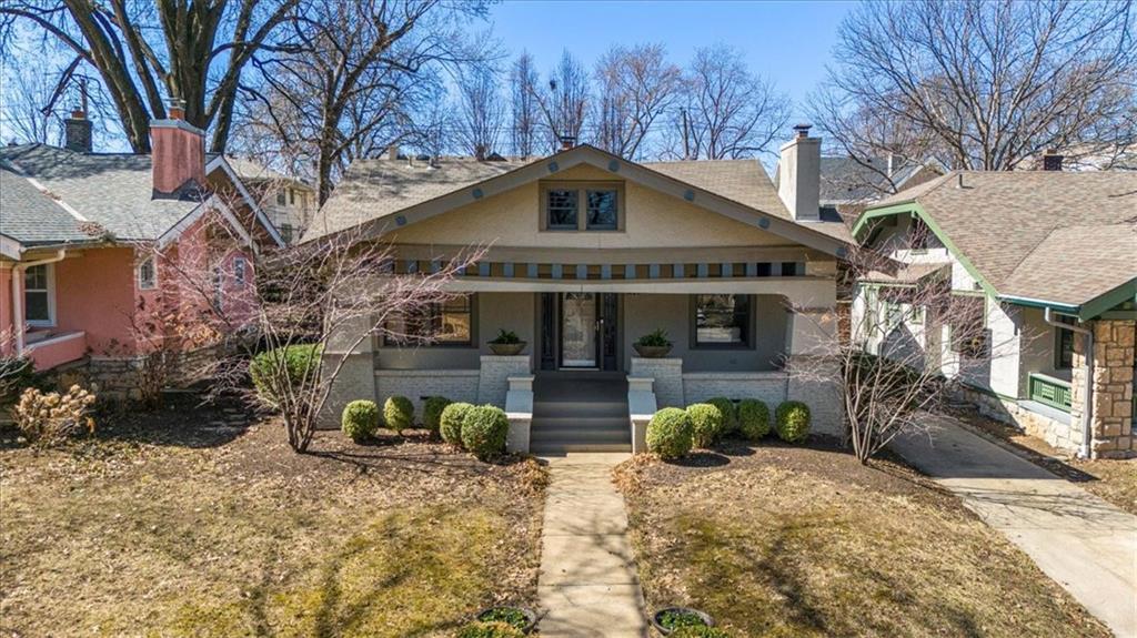 5724 Oak Street Property Photo
