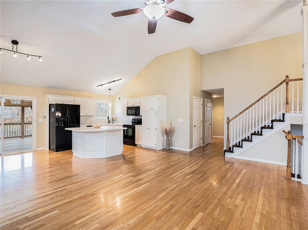 16231 W 156th Street Property Photo 7