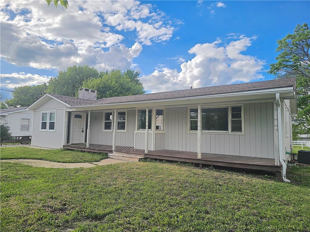 623 E Monroe Avenue Property Photo 1