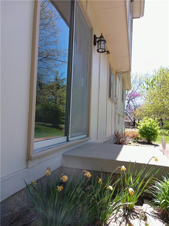 11618 Manchester Avenue Property Photo 7