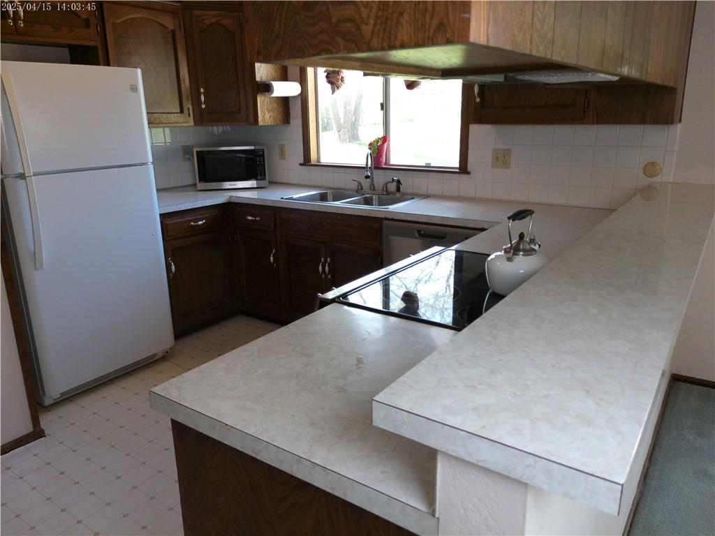 11618 Manchester Avenue Property Photo 8