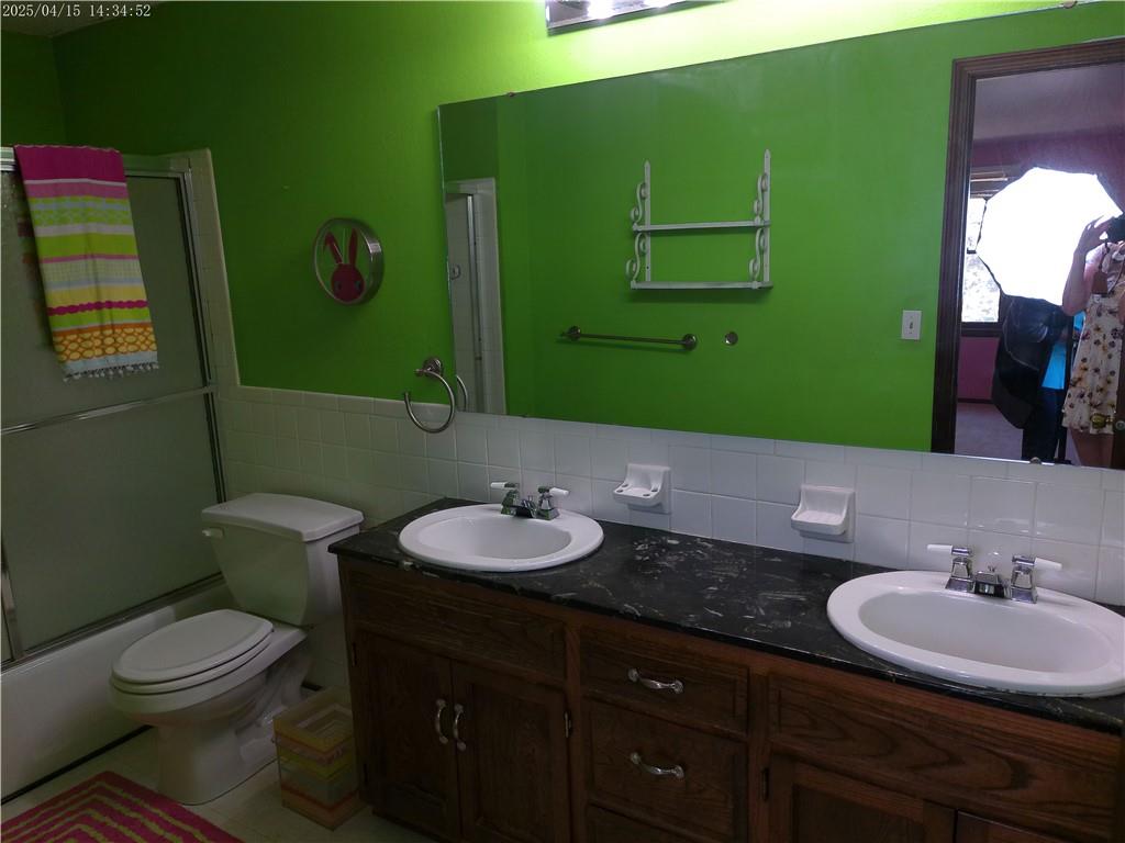 11618 Manchester Avenue Property Photo 9