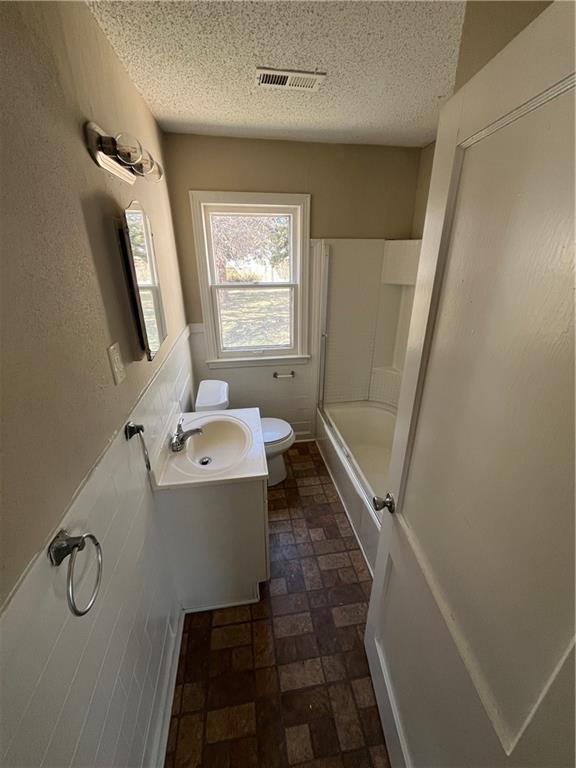 8226 Hardy Street Property Photo 7