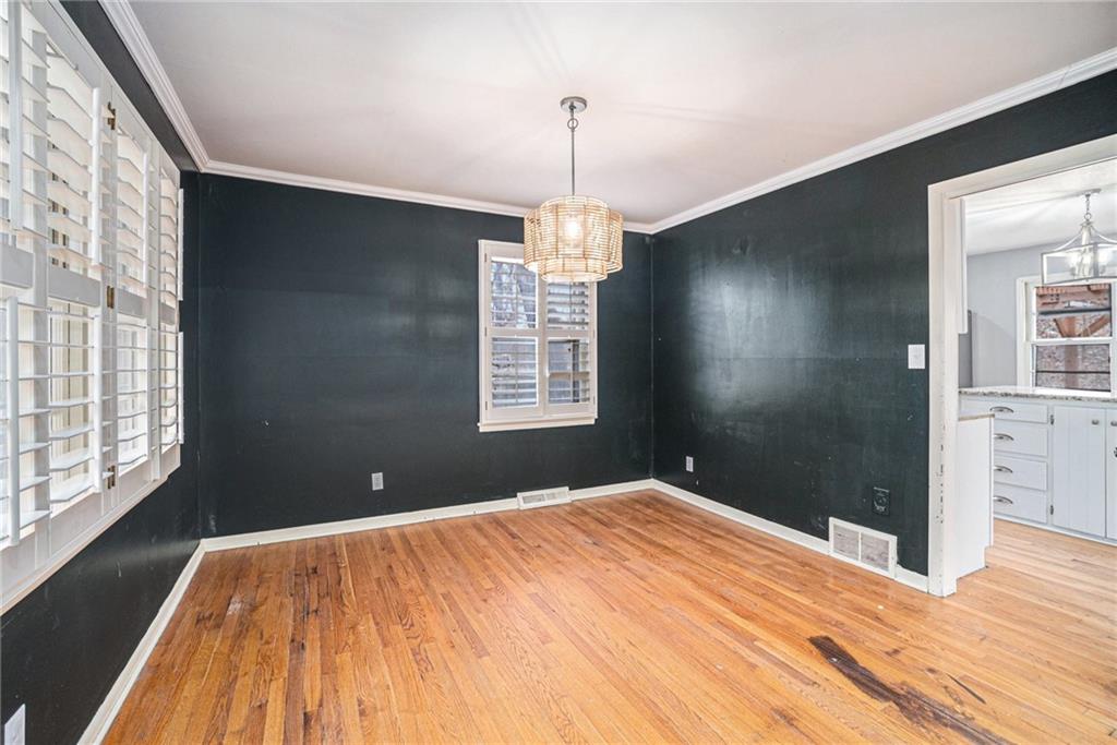 638 N Fairview Avenue Property Photo 9