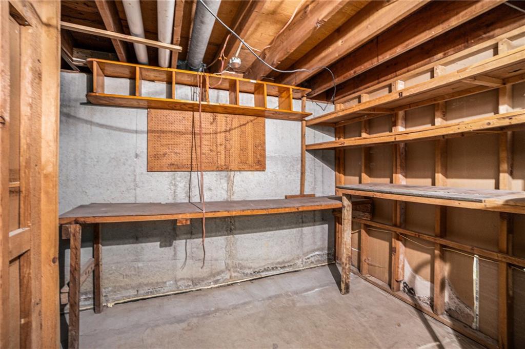 638 N Fairview Avenue Property Photo 31