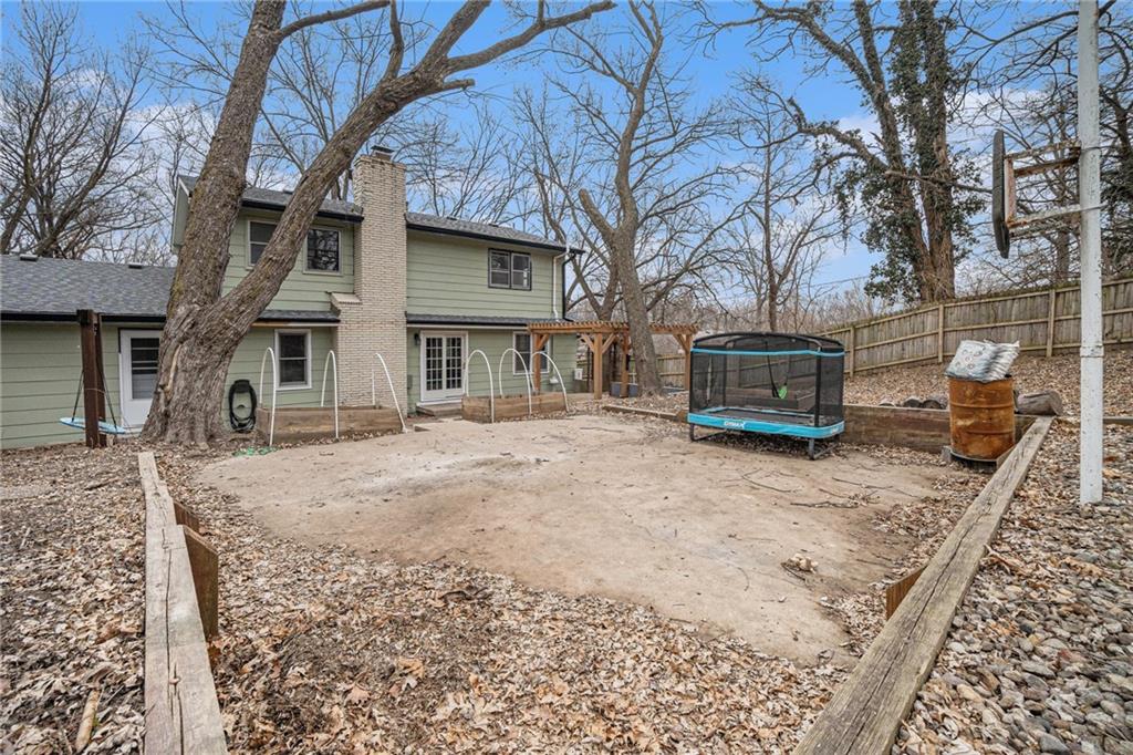 638 N Fairview Avenue Property Photo 35