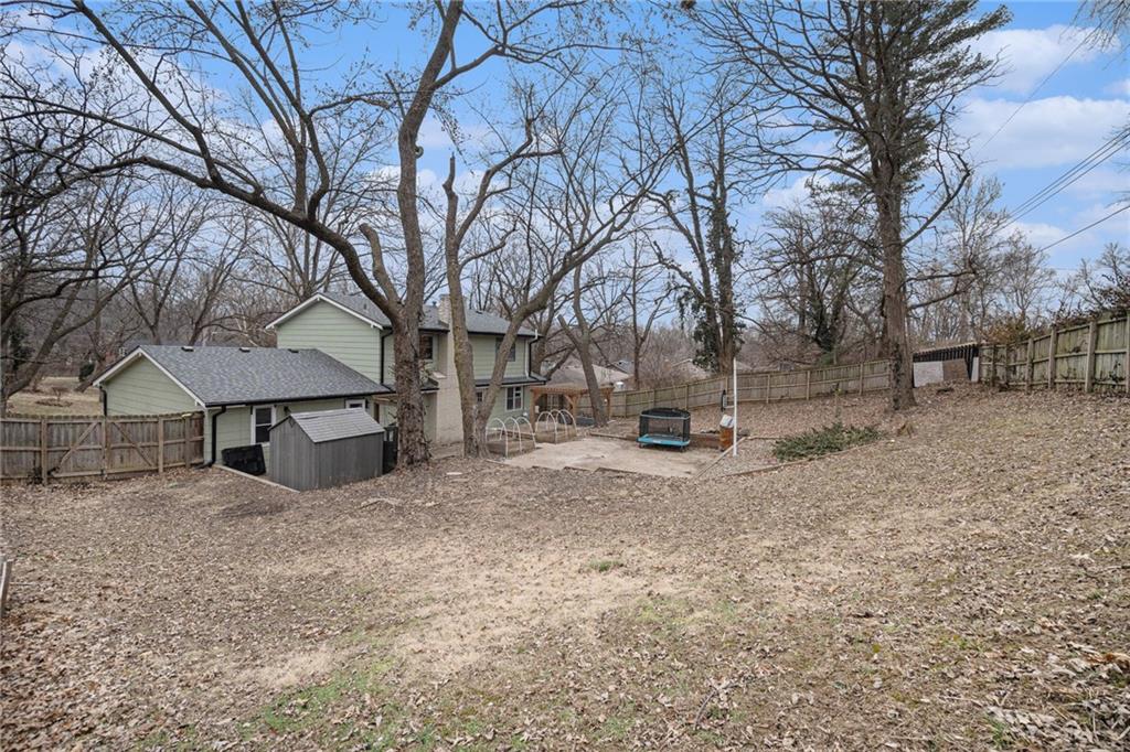 638 N Fairview Avenue Property Photo 38