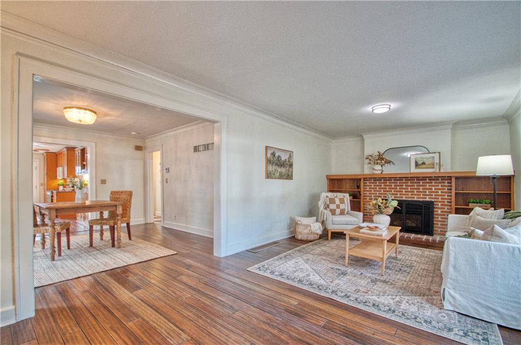 9 E Dartmouth Road Property Photo 5