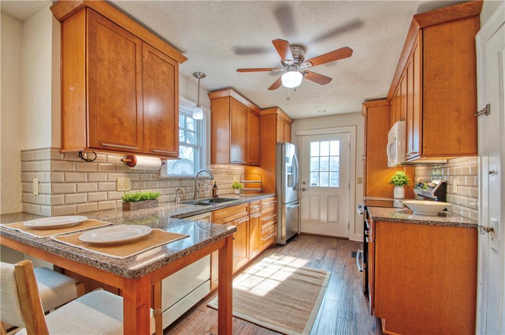 9 E Dartmouth Road Property Photo 11