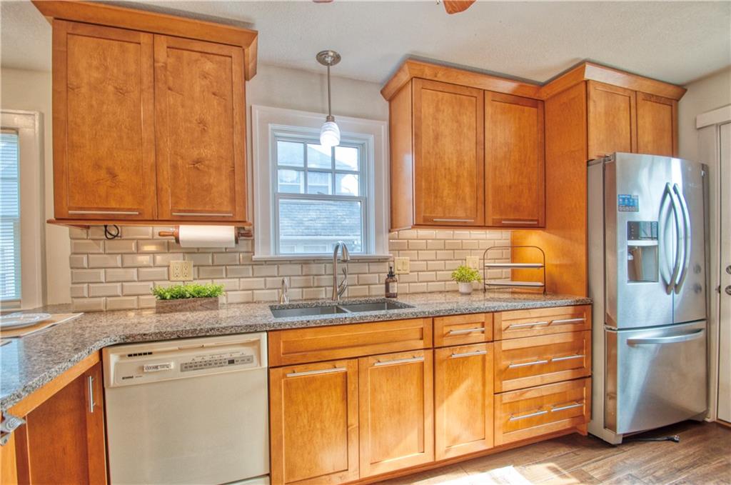 9 E Dartmouth Road Property Photo 12