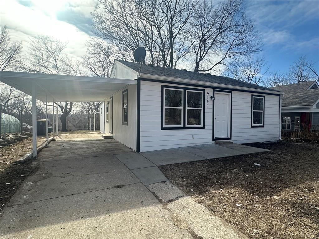4147 E 6th Street Property Photo