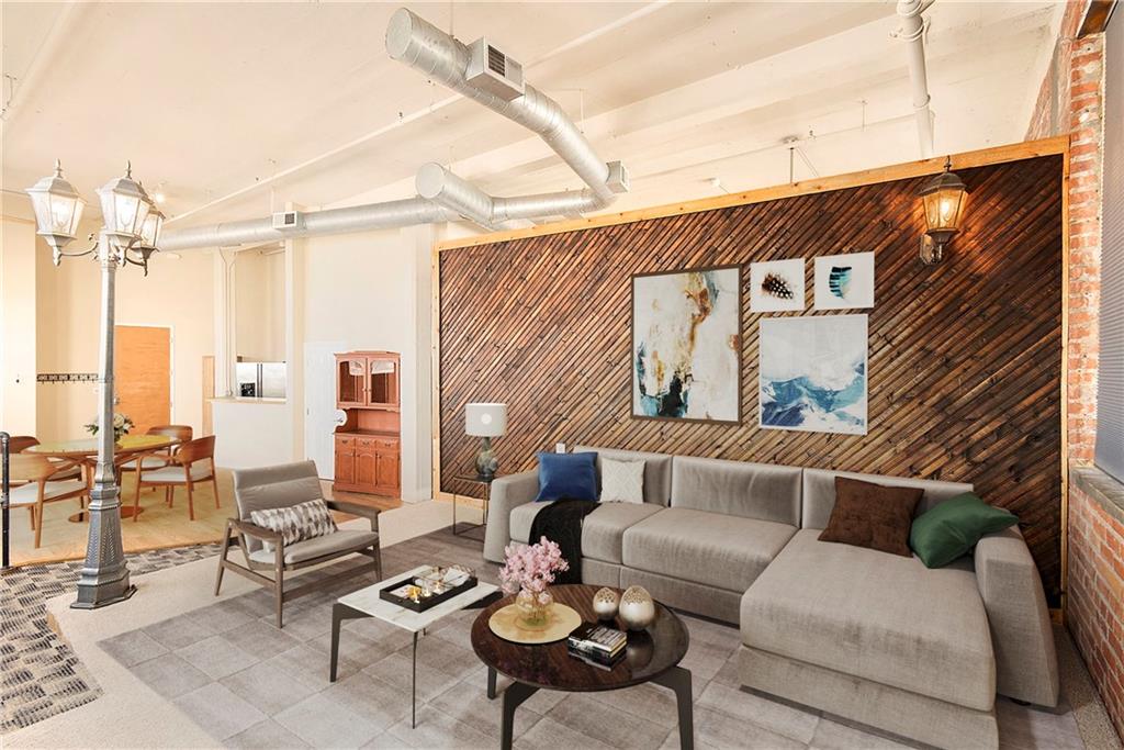 200 Main Street Property Photo