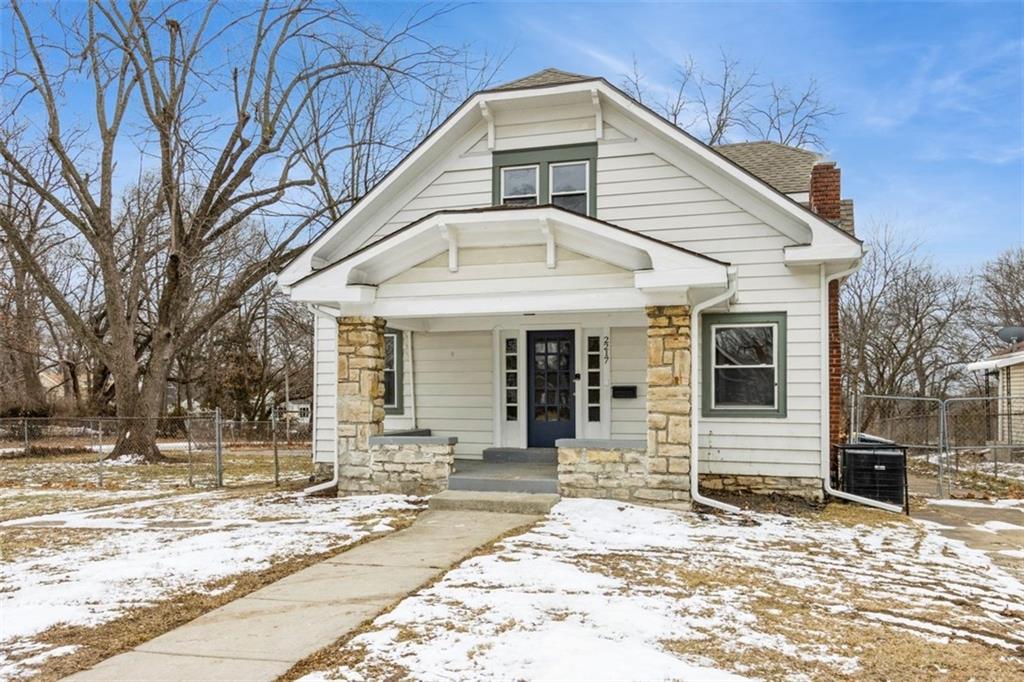 2217 E 73rd Street Property Photo
