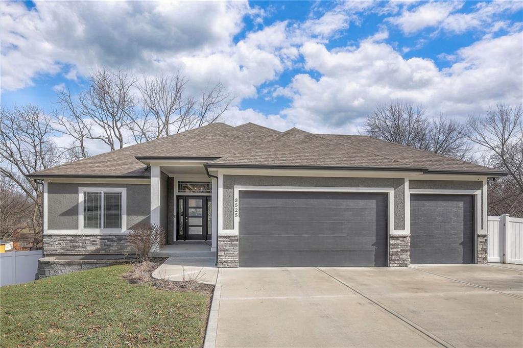 3525 S Woodland Court Property Photo