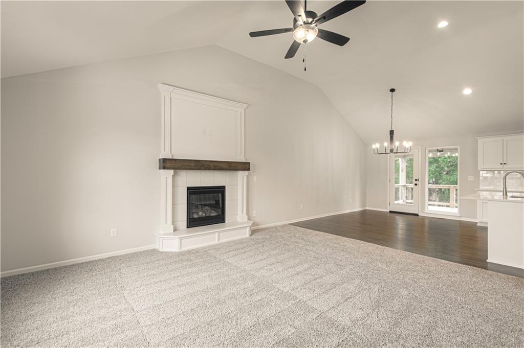 1103 Noah Lane Property Photo 6