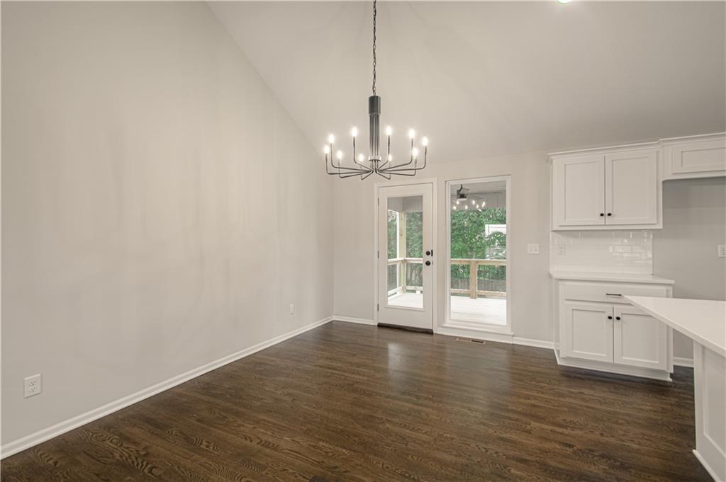 1103 Noah Lane Property Photo 12