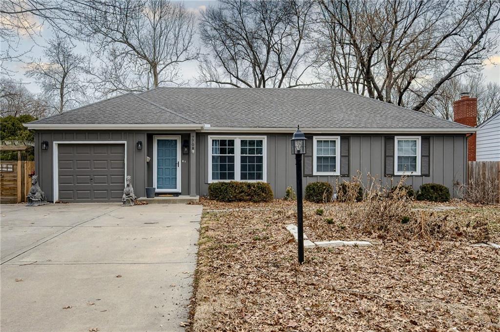 7708 W 96th Street Property Photo