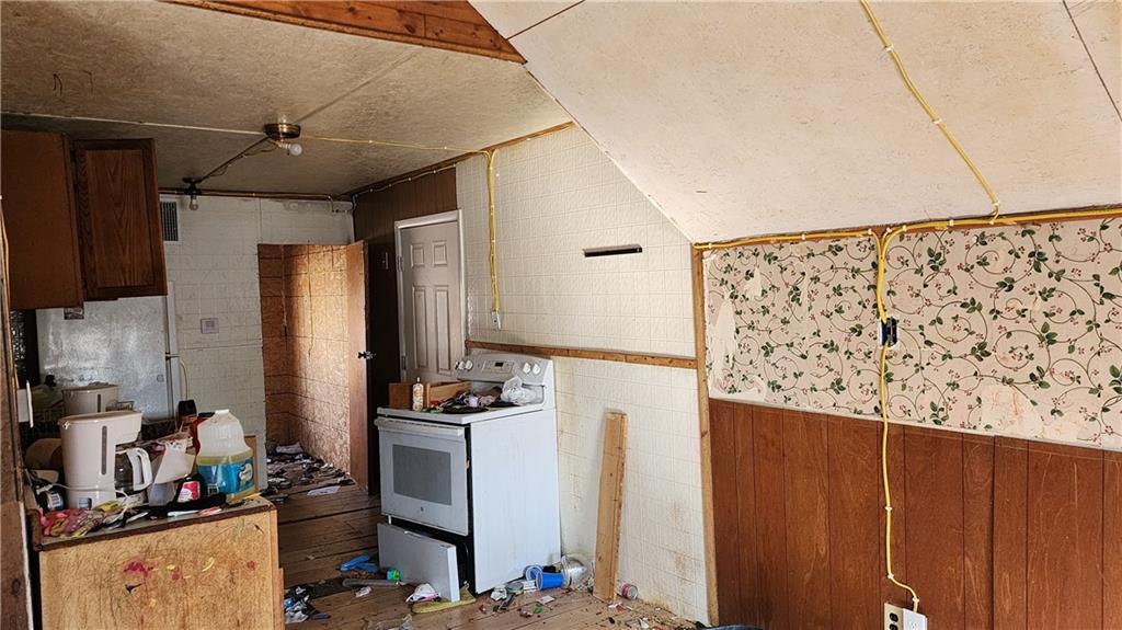 502 Mitchell Street Property Photo 6