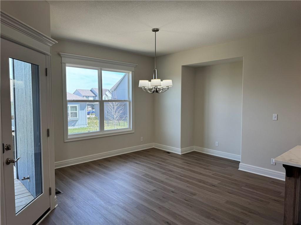 25297 W 149th Terrace Property Photo 8