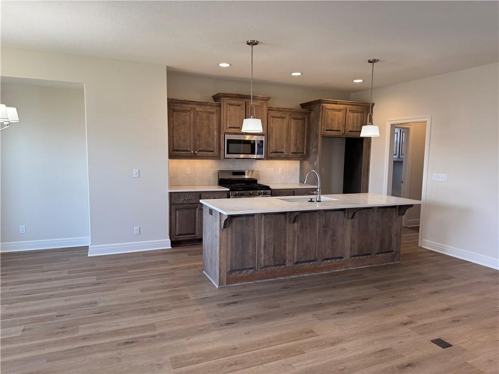 25297 W 149th Terrace Property Photo 12