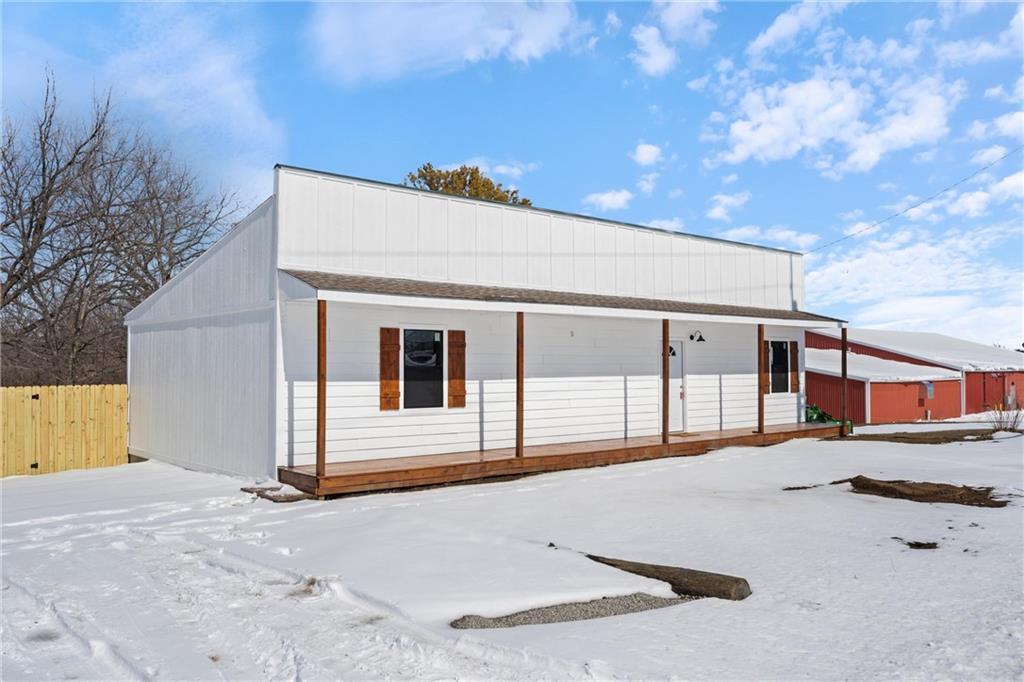 215 E Rose Avenue Property Photo