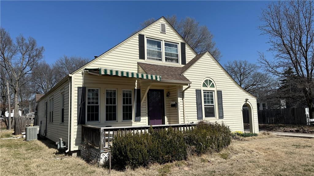 717 W 7th Street Property Photo