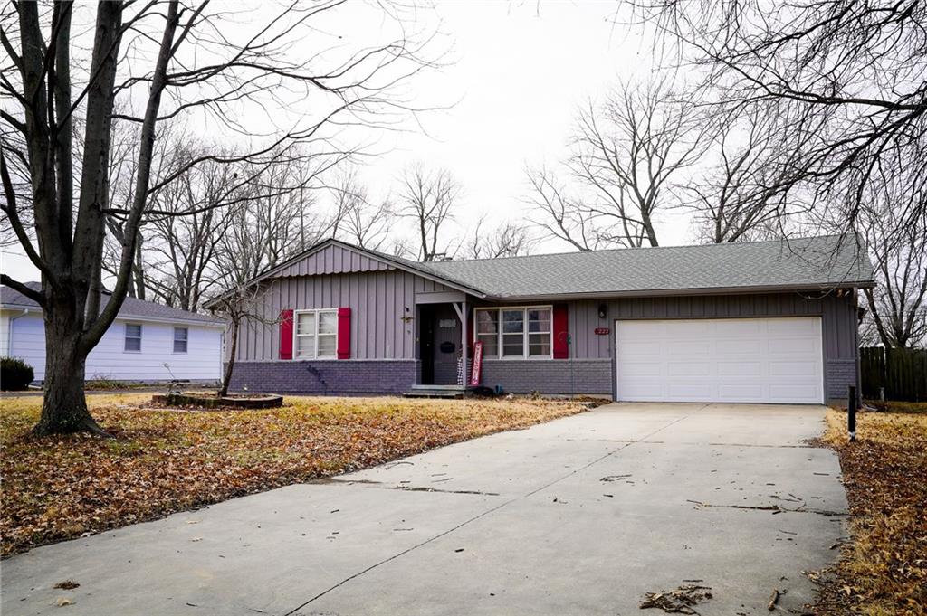 1222 S Maple Street Property Photo