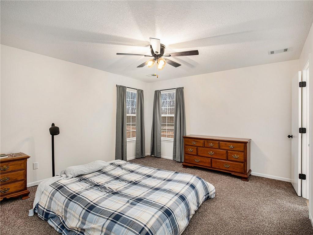 1005 Sw Blue Branch Drive Property Photo 11