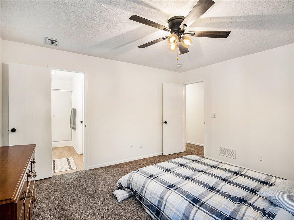 1005 Sw Blue Branch Drive Property Photo 12