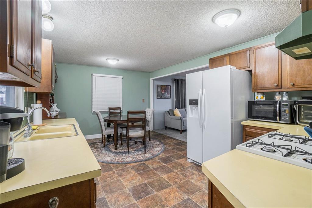 109 E 5th Street Property Photo 8