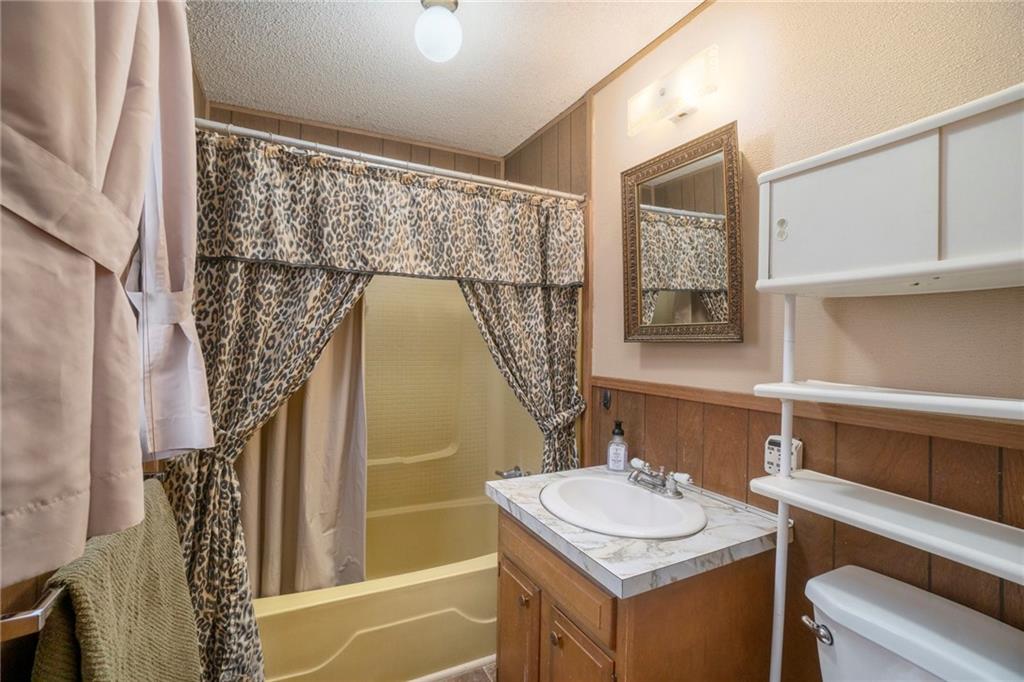 109 E 5th Street Property Photo 13