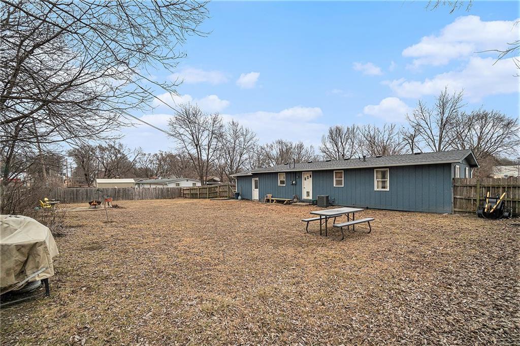 109 E 5th Street Property Photo 17