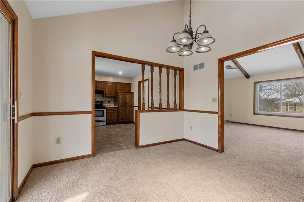 105 Ravenwood Drive Property Photo 10