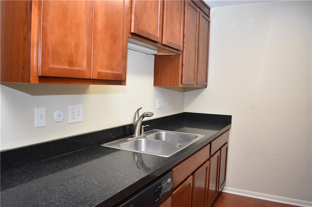6222 Robinson Street Property Photo 8