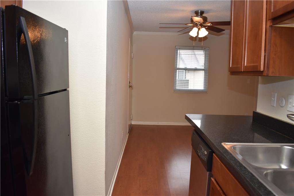 6222 Robinson Street Property Photo 10