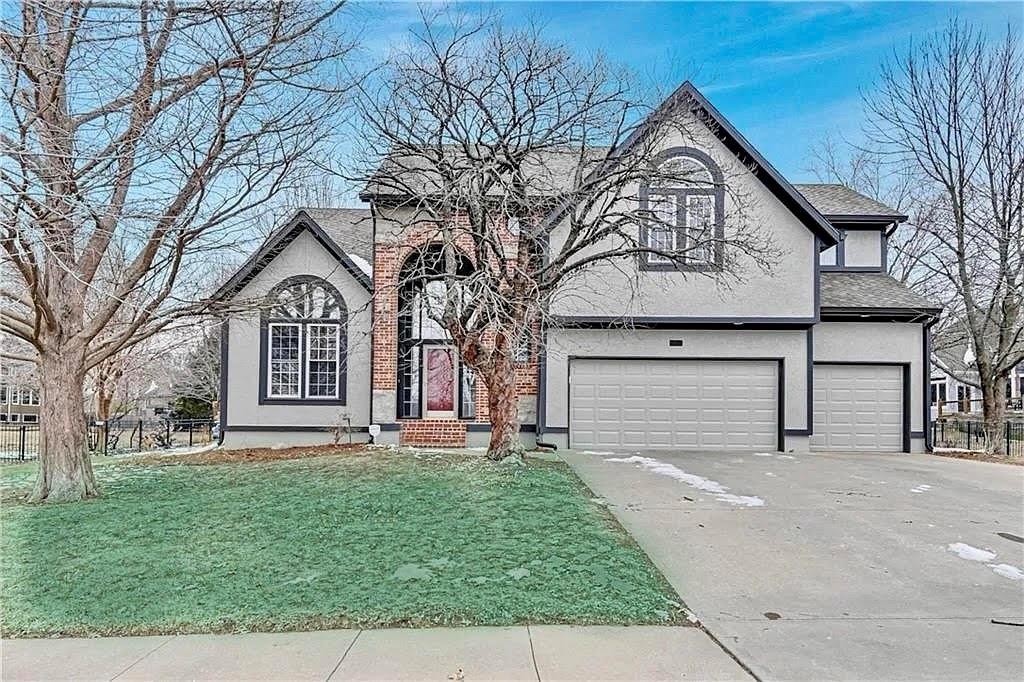 5904 Edgewater Drive Property Photo