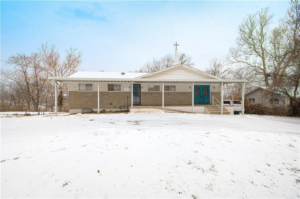 2120 N Whitney Road Property Photo