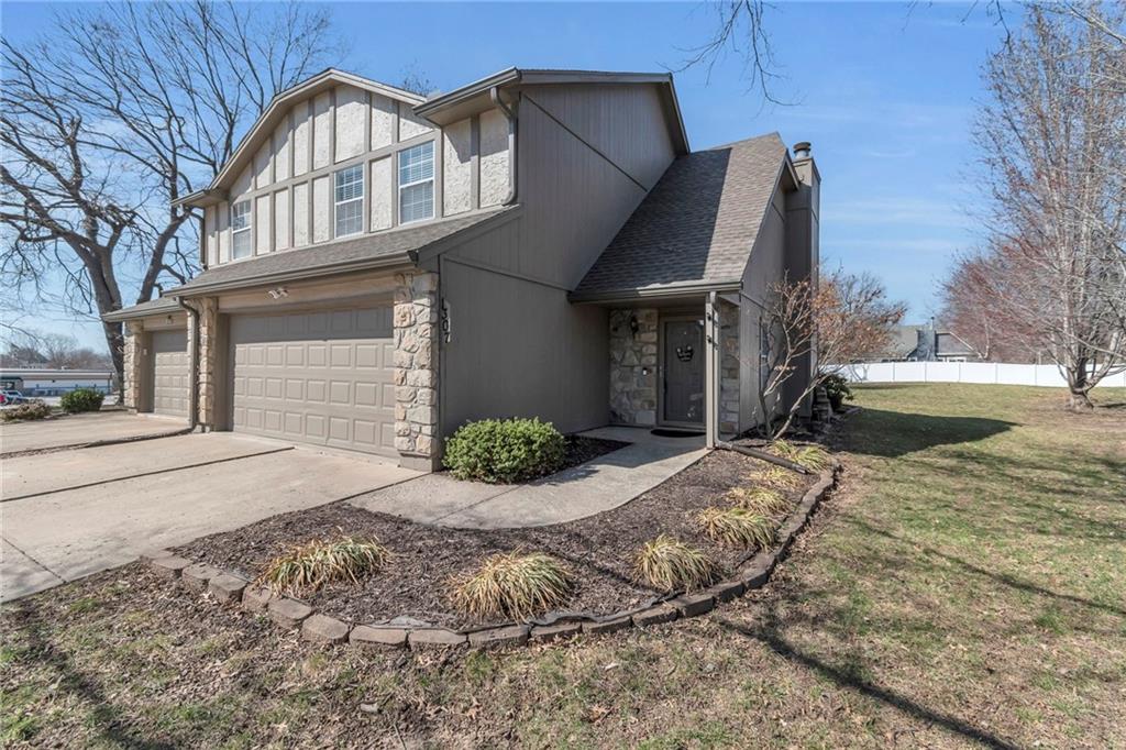 1307 Nw Village Drive Property Photo
