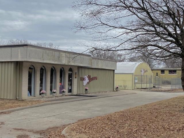 1000 S Central Avenue Property Photo 15