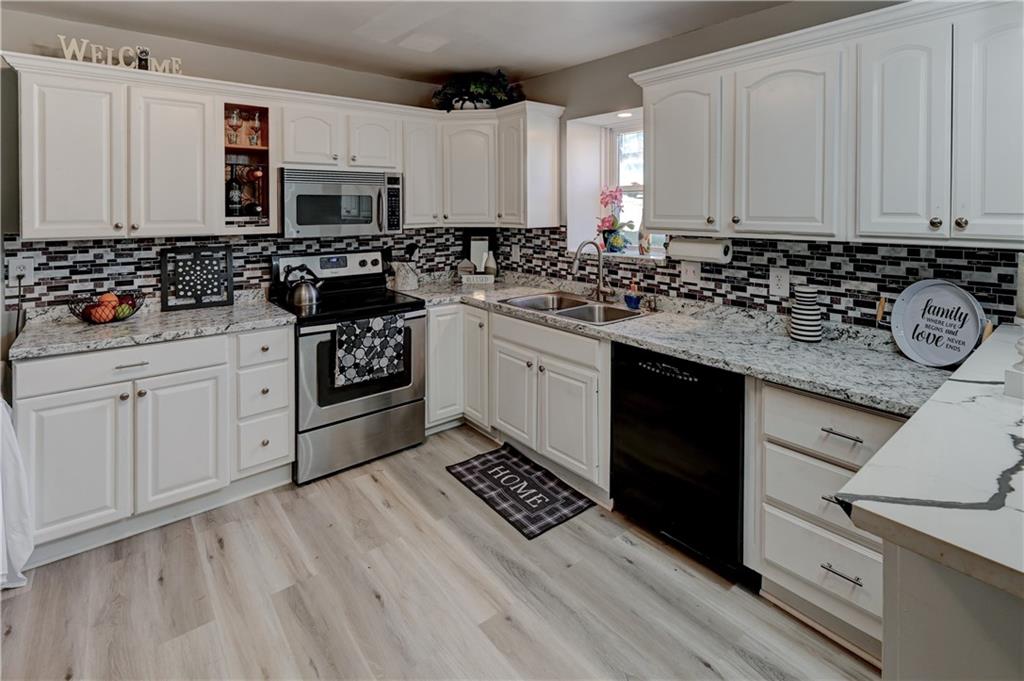 64125 Real Estate Listings Main Image