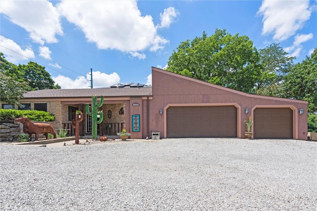 17208 Eisenhower Road Property Photo 1