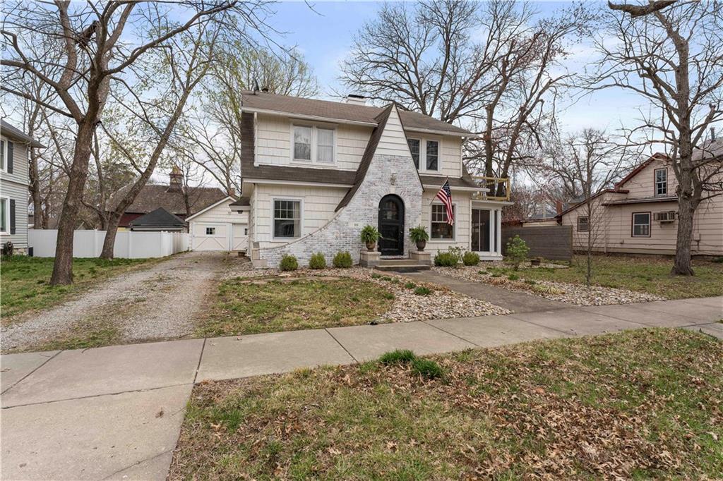 319 S Elm Street Property Photo 1