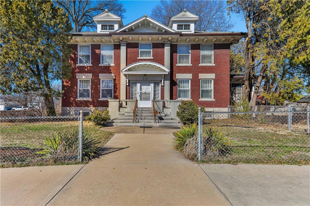 416 W 6th Street Property Photo