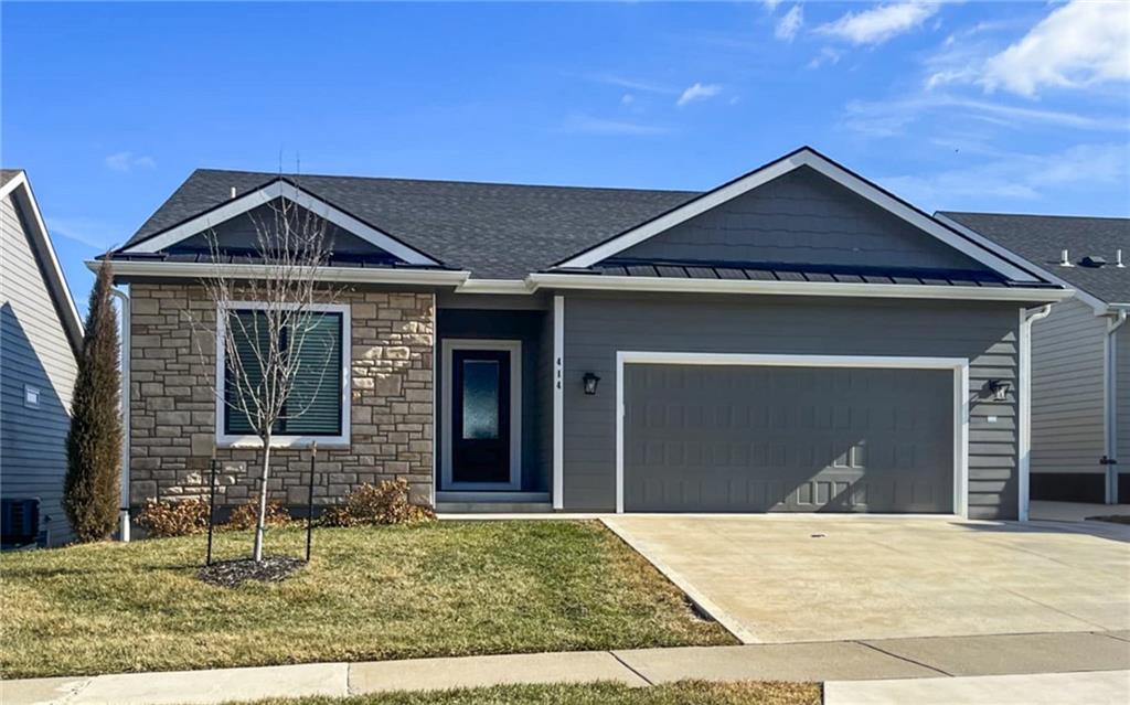 414 N Winnie Way Property Photo