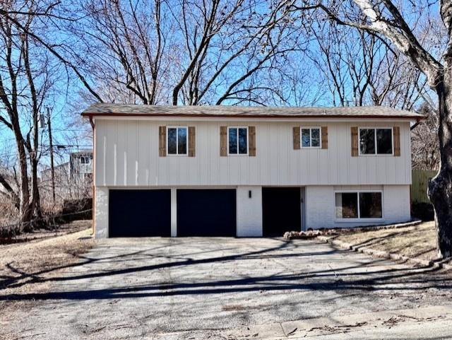 1916 N 75th Drive Property Photo