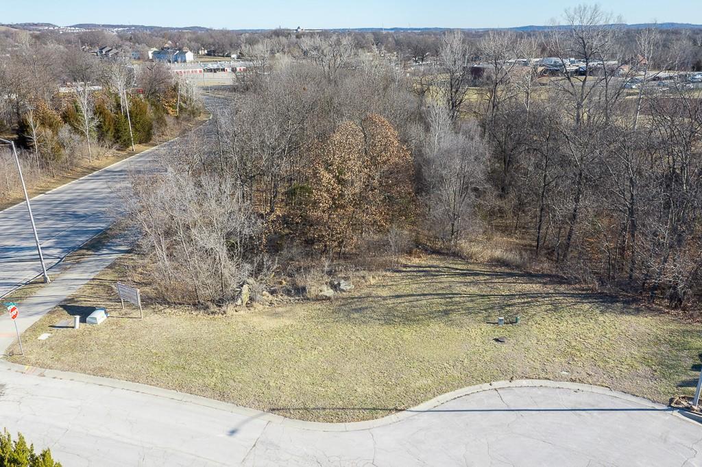 1946 Edgewood Drive Property Photo 1